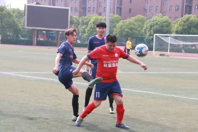 CBA激战！上海男篮对决北控，麦基面临严峻考验